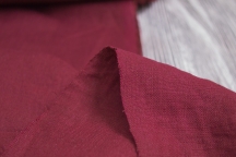 Лён костюмно-плательный умягченный бордо. Энзимная стирка.