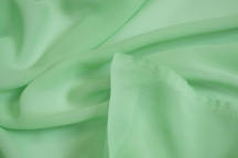 Натуральный креповый шёлк салатового цвета
