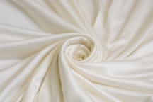 Трикотаж из натурального шелка кремового цвета