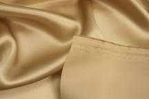 Натуральный шёлк атласный золотисто бежевого оттенка