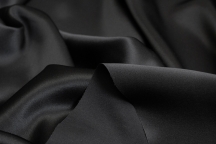 Натуральный шёлк атласный черного цвета