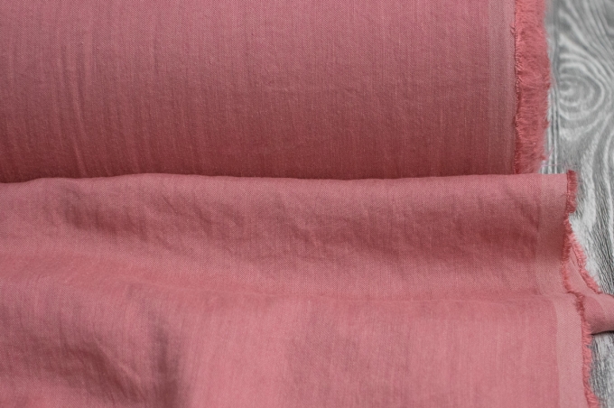 Лён плательный с вискозой бледно-коралловый с эффектом мятости