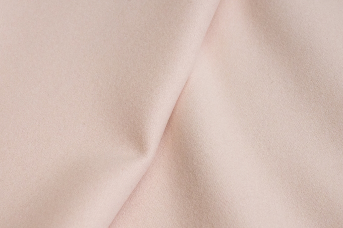 Итальянская тонкая пальтовая шерсть светло-розовая