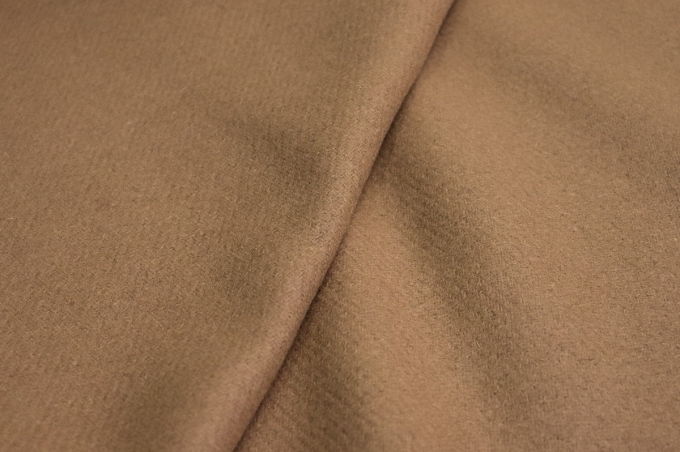 Пальтовая шерсть карамельного цвета