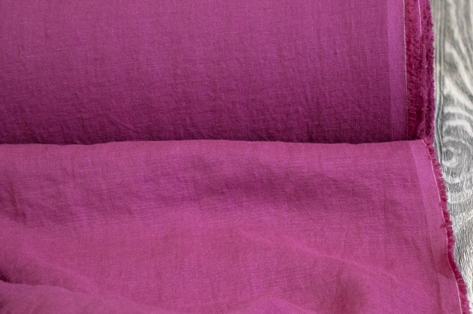 Лён костюмно-плательный цикламен с эффектом мятости