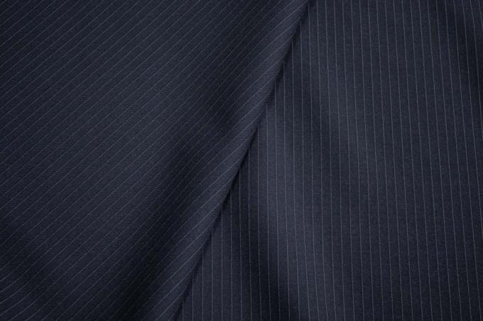 Итальянская костюмная шерсть тёмно-синяя в полоску