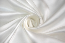 Итальянский блузочно-плательный хлопок-атлас натурально-белый