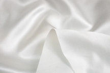 Итальянский блузочно-плательный хлопок-атлас натурально-белый
