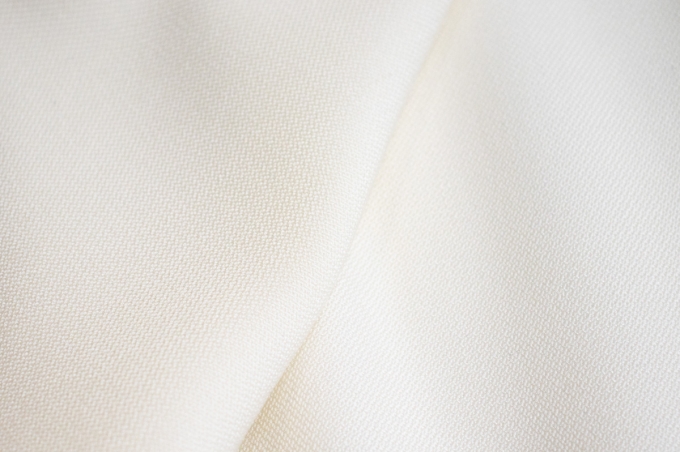 Итальянская костюмная холодная шерсть молочно-сливочная Hugo Boss