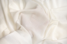 Итальянская тонкая плательная шерсть молочный