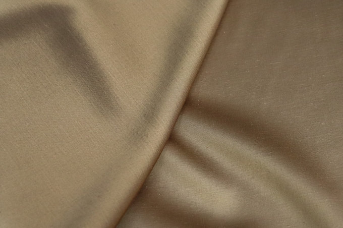 Natural silk-crush with acetate thread 