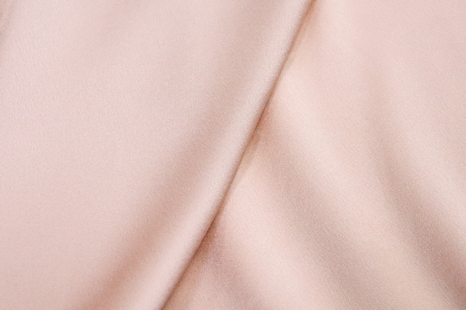 Итальянская плотная вискоза креп атлас пудрово-розовый